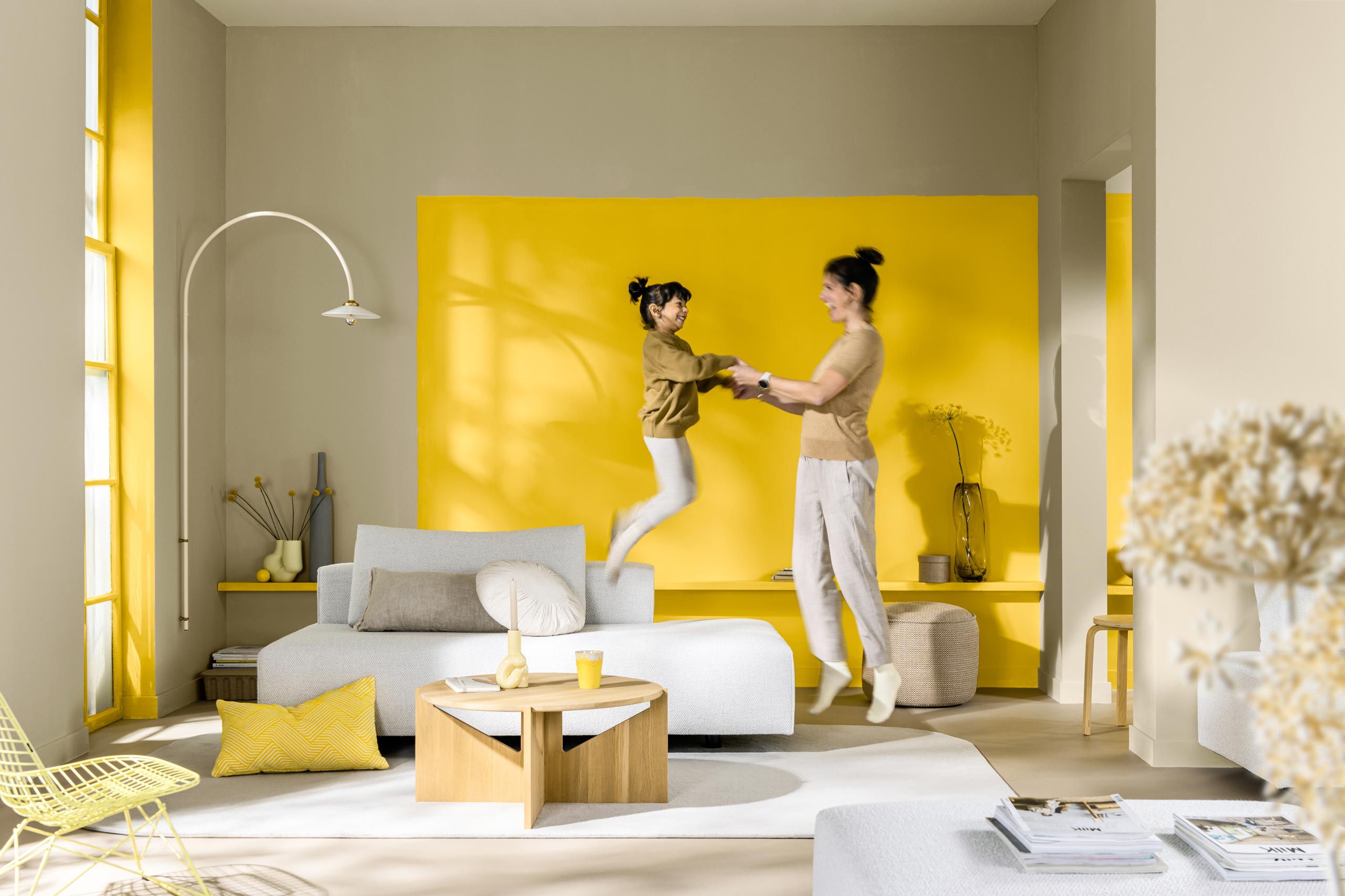 Dulux_2025_Kolor_Roku_HELLO_YELLOW_001B