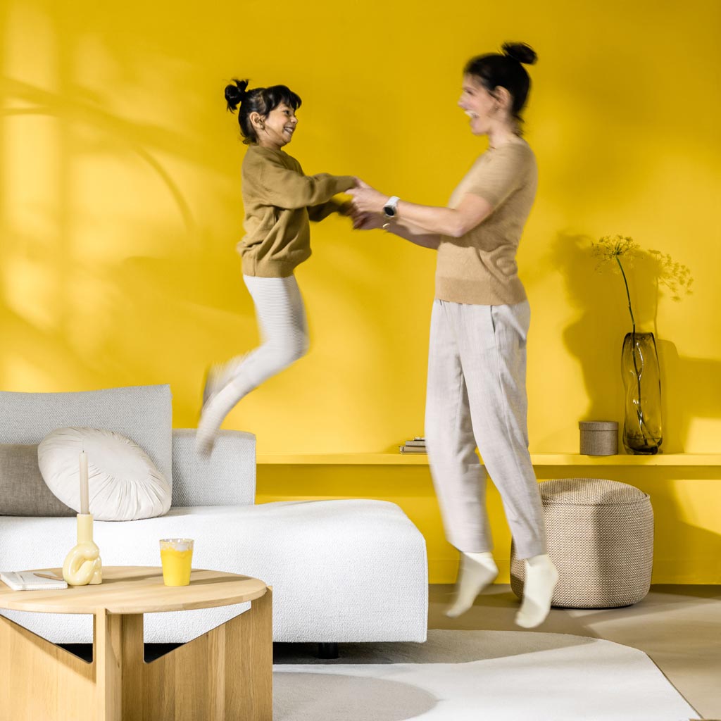 Dulux_2025_Kolor_Roku_HELLO_YELLOW_001B_1_1